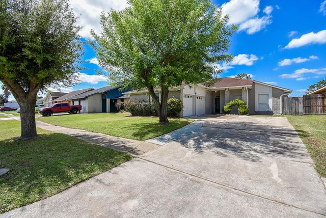 9527 Kingsvalley Street, Houston, TX 77075