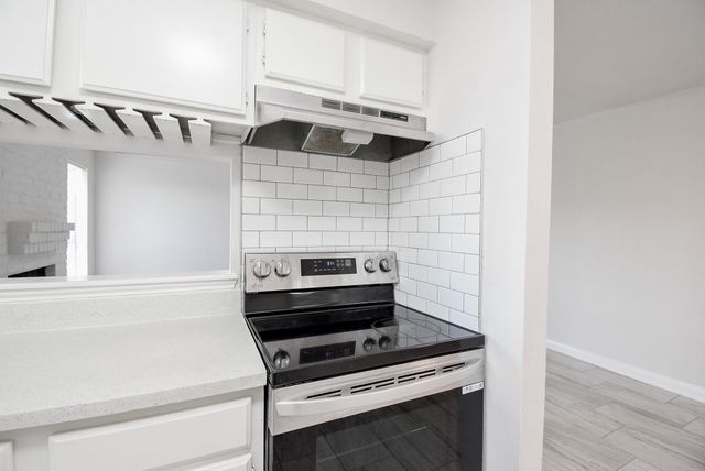 9527 Kingsvalley Street, Houston, TX 77075