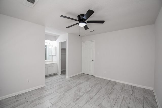 9527 Kingsvalley Street, Houston, TX 77075