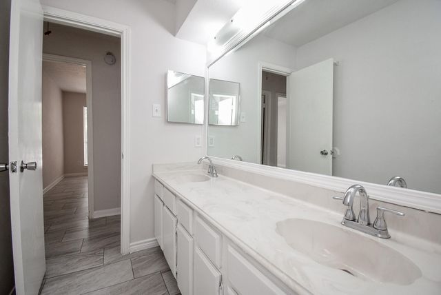 9527 Kingsvalley Street, Houston, TX 77075