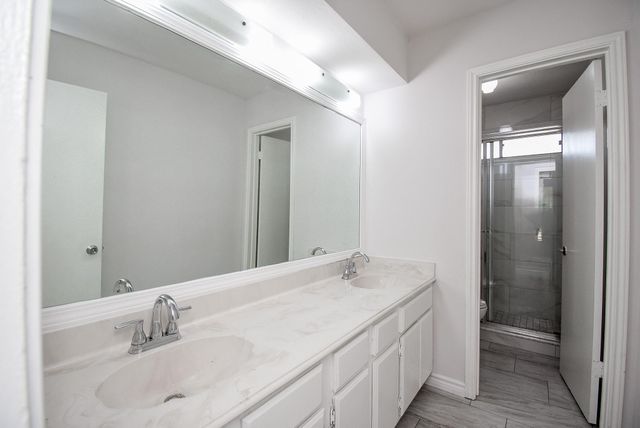 9527 Kingsvalley Street, Houston, TX 77075