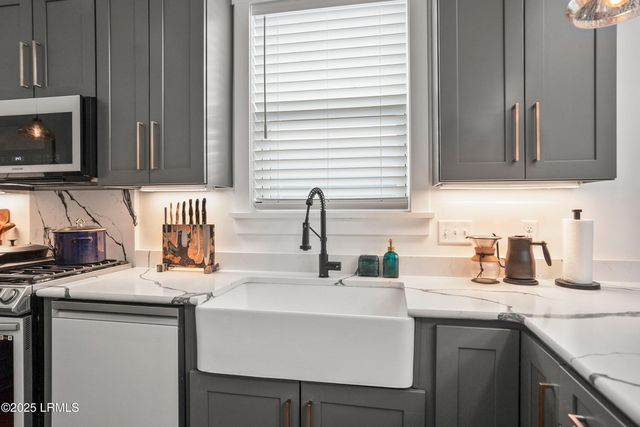 1008 C 12th Street, Port Royal, SC 29935