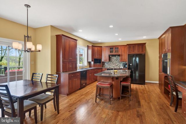 1207 TULLAMORE CIR, Chester Springs, PA 19425
