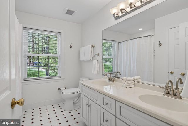 1207 TULLAMORE CIR, Chester Springs, PA 19425