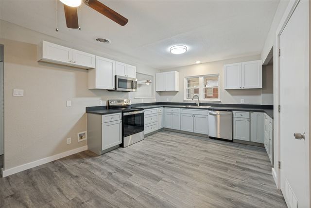 1305 W Lavender Lane, Arlington, TX 76013