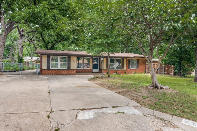 1305 W Lavender Lane, Arlington, TX 76013