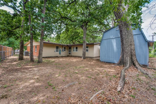 1305 W Lavender Lane, Arlington, TX 76013
