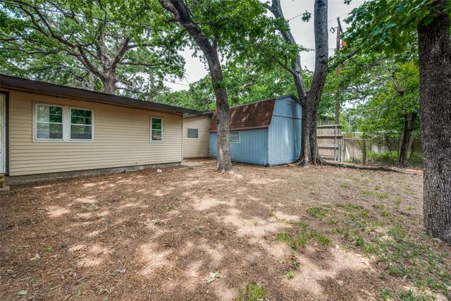 1305 W Lavender Lane, Arlington, TX 76013