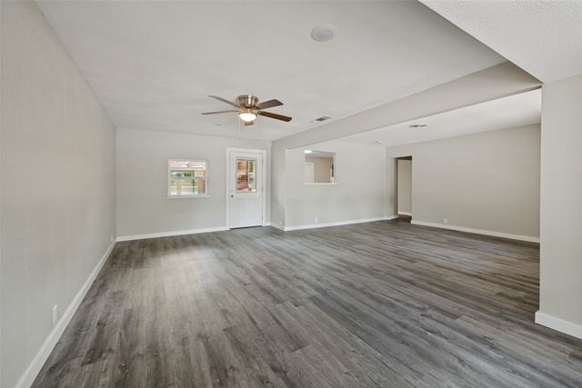 1305 W Lavender Lane, Arlington, TX 76013