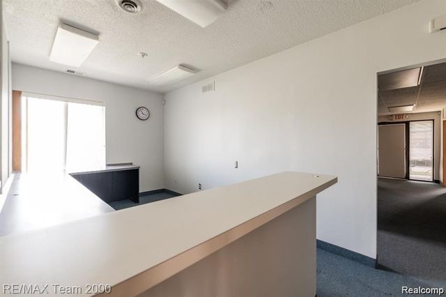 15201 Southfield Road, Allen Park, MI 48101