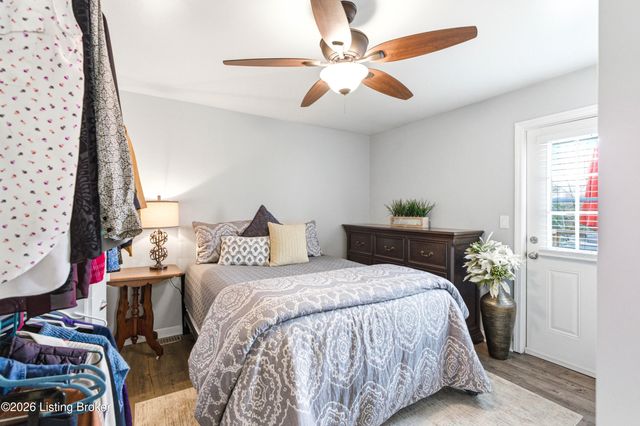 1337 Beaver Lake Rd, Lawrenceburg, KY 40342