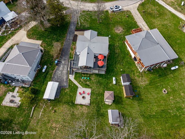 1337 Beaver Lake Rd, Lawrenceburg, KY 40342