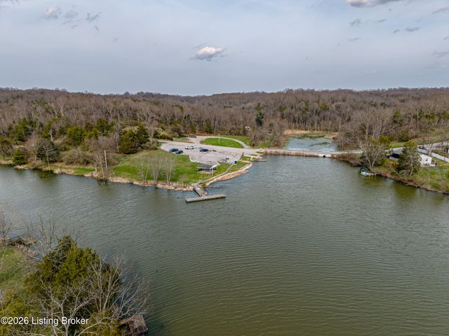 1337 Beaver Lake Rd, Lawrenceburg, KY 40342