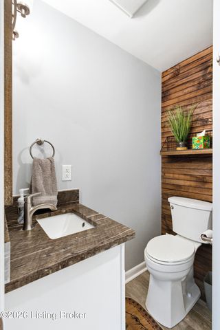 1337 Beaver Lake Rd, Lawrenceburg, KY 40342