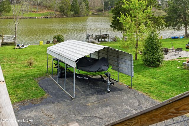1337 Beaver Lake Rd, Lawrenceburg, KY 40342