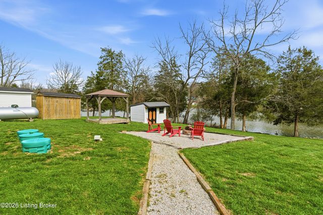 1337 Beaver Lake Rd, Lawrenceburg, KY 40342