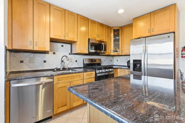 1705 Merrywood Drive, Edison, NJ 08817