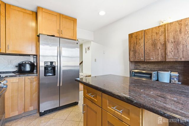 1705 Merrywood Drive, Edison, NJ 08817
