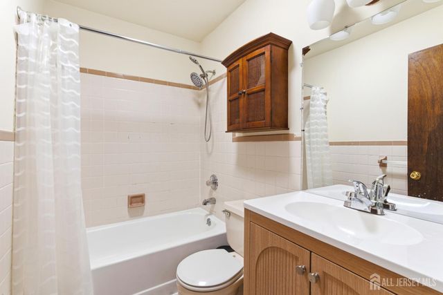 1705 Merrywood Drive, Edison, NJ 08817