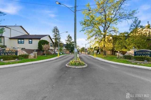 1705 Merrywood Drive, Edison, NJ 08817