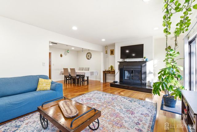 1705 Merrywood Drive, Edison, NJ 08817
