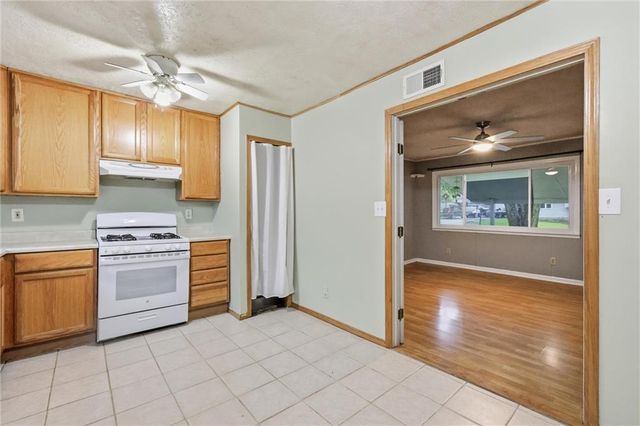 17511 Montgall Drive, Belton, MO 64012