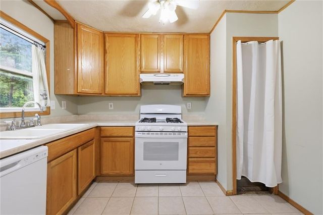 17511 Montgall Drive, Belton, MO 64012