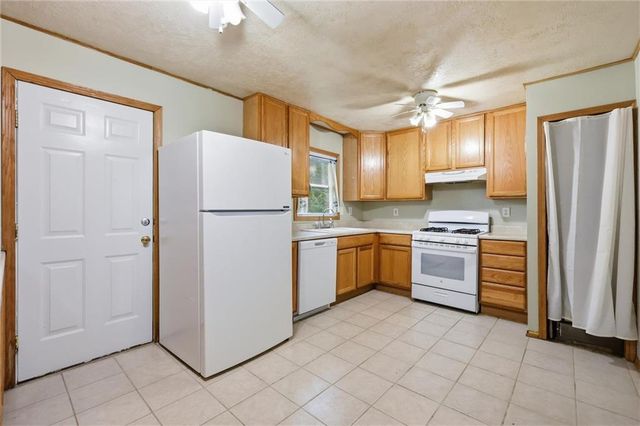 17511 Montgall Drive, Belton, MO 64012
