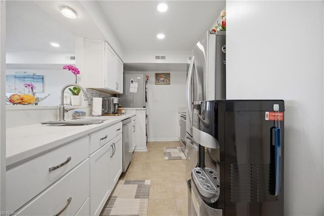 810 E Ocean View Ave Apt 107, Norfolk, VA 23503