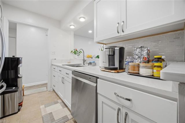 810 E Ocean View Ave Apt 107, Norfolk, VA 23503