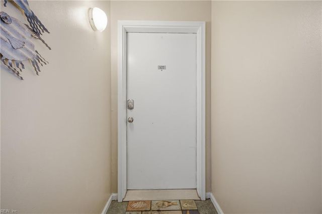 810 E Ocean View Ave Apt 107, Norfolk, VA 23503