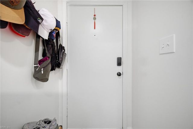 810 E Ocean View Ave Apt 107, Norfolk, VA 23503
