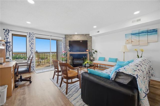 810 E Ocean View Ave Apt 107, Norfolk, VA 23503