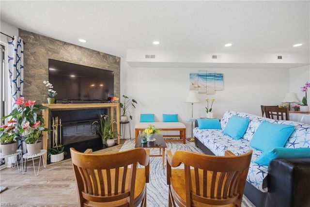 810 E Ocean View Ave Apt 107, Norfolk, VA 23503