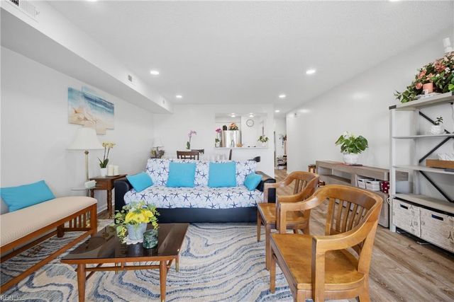 810 E Ocean View Ave Apt 107, Norfolk, VA 23503