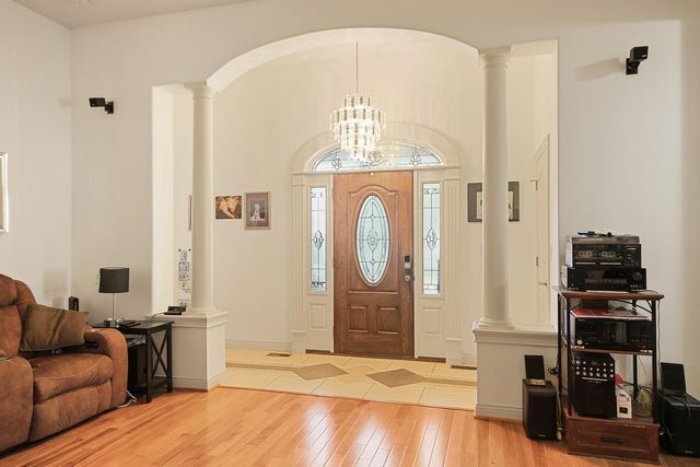 822 S CENTRAL ST, Centralia, MO 65240