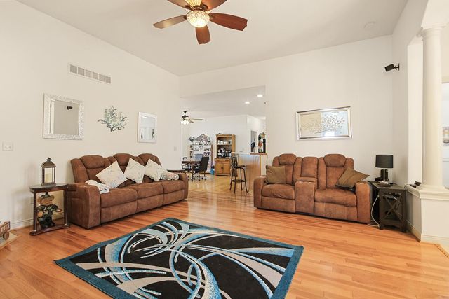 822 S CENTRAL ST, Centralia, MO 65240