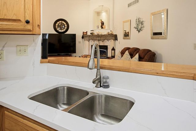 822 S CENTRAL ST, Centralia, MO 65240