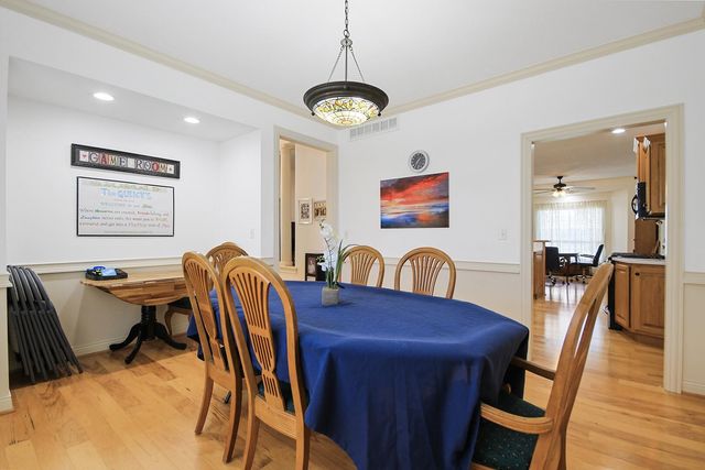 822 S CENTRAL ST, Centralia, MO 65240