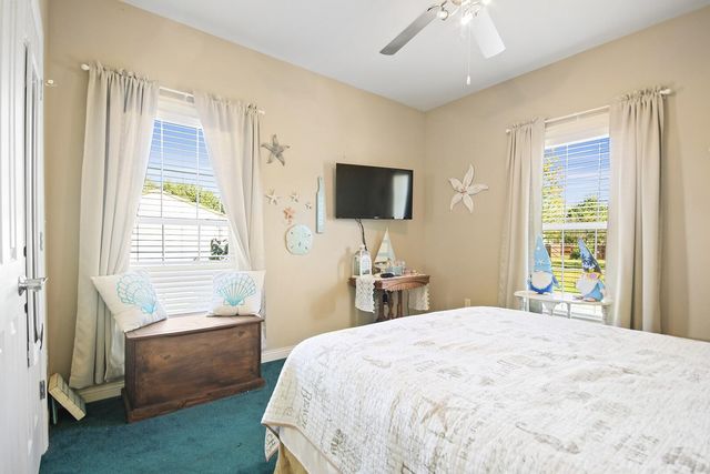 822 S CENTRAL ST, Centralia, MO 65240