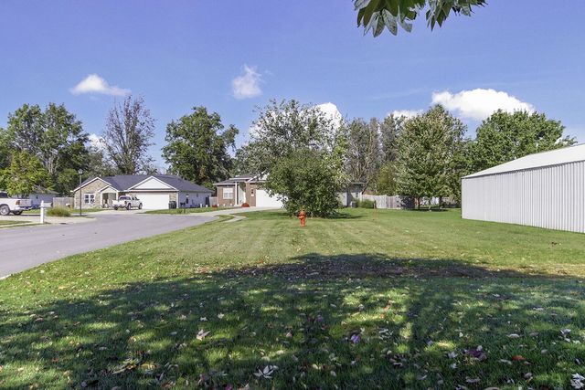 822 S CENTRAL ST, Centralia, MO 65240