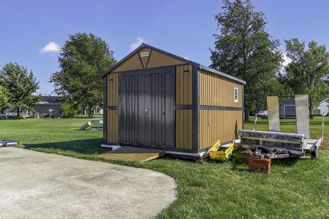 822 S CENTRAL ST, Centralia, MO 65240