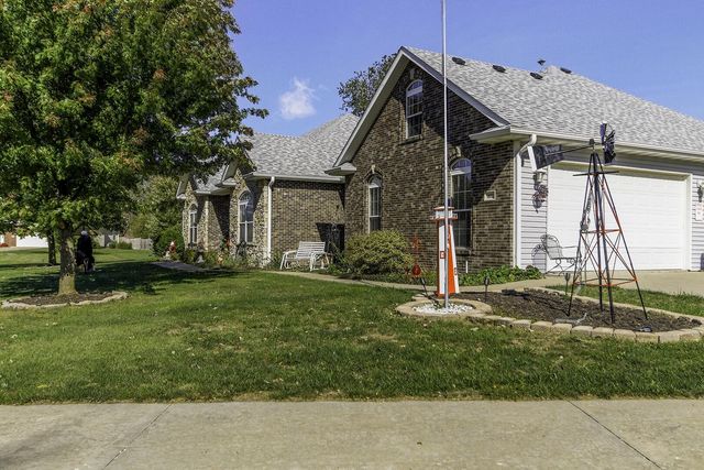 822 S CENTRAL ST, Centralia, MO 65240