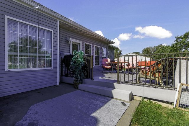 822 S CENTRAL ST, Centralia, MO 65240