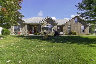 822 S CENTRAL ST, Centralia, MO 65240