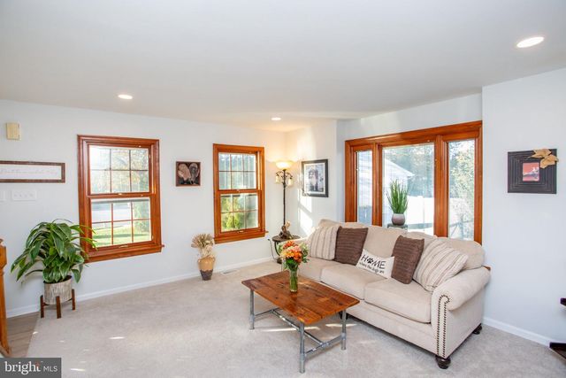 4969 W ROLLING GLEN DR, Pipersville, PA 18947