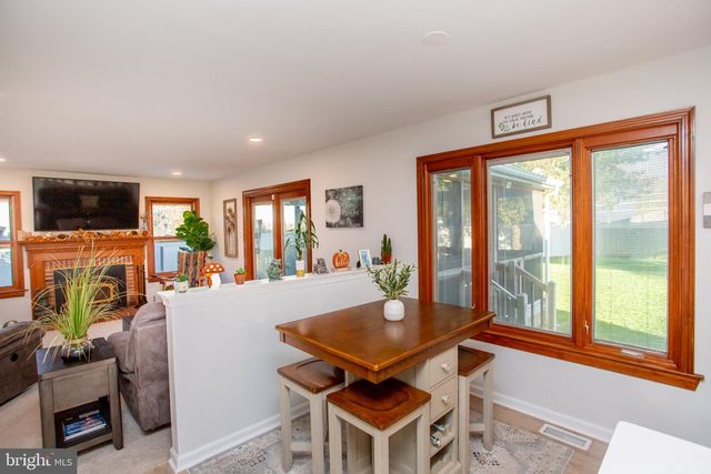 4969 W ROLLING GLEN DR, Pipersville, PA 18947