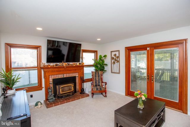 4969 W ROLLING GLEN DR, Pipersville, PA 18947