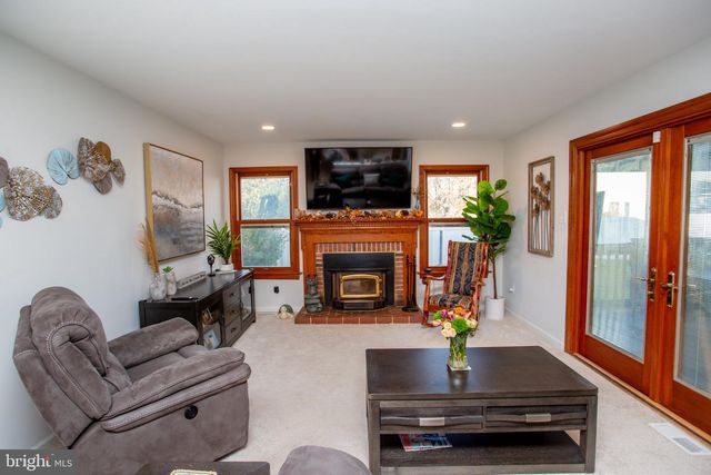 4969 W ROLLING GLEN DR, Pipersville, PA 18947