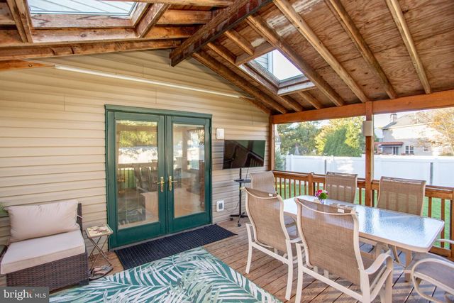 4969 W ROLLING GLEN DR, Pipersville, PA 18947